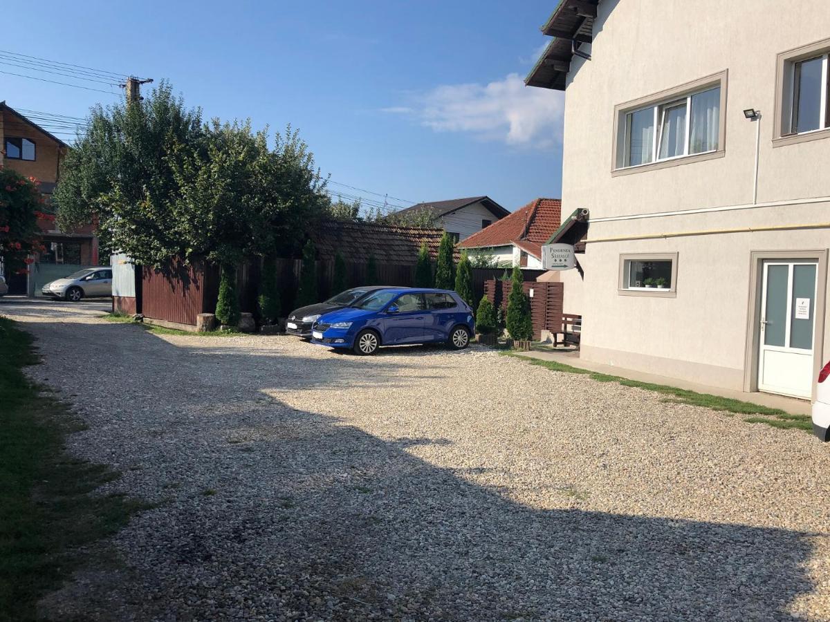 Pensiunea Saseasca Leresti Exterior photo
