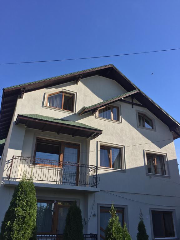 Pensiunea Saseasca Leresti Exterior photo